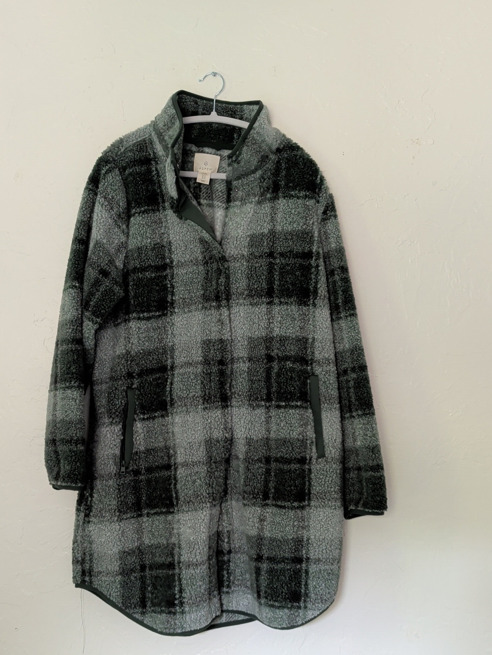 Cozy Plaid Teddy Coat - Gray/Black